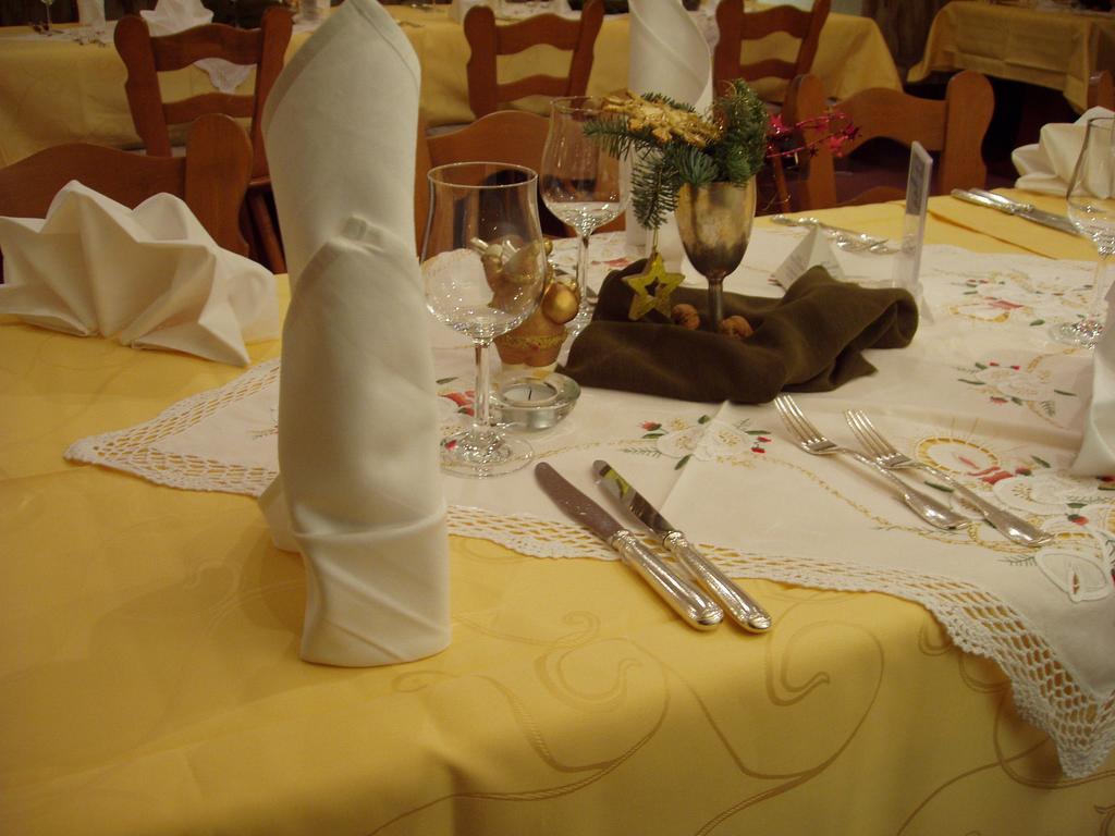 Hotel Restaurant Landhaus Koehle Neukirch  Dış mekan fotoğraf